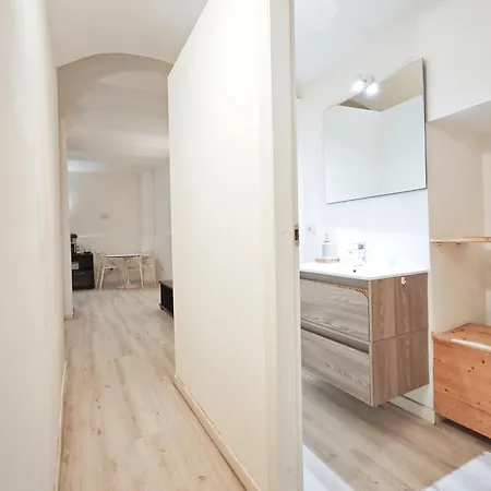 Cairoli Art Apartament Bari
